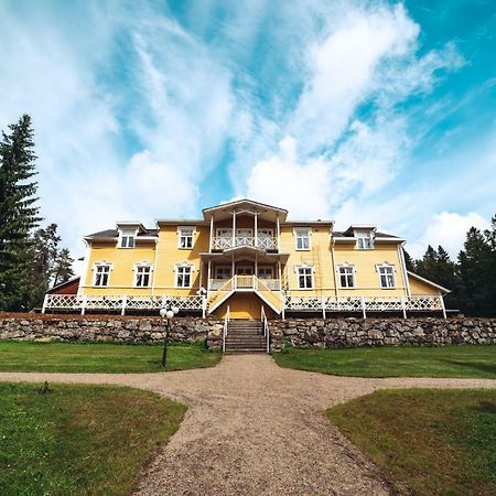 Karolineburg Manor House Hotel Kajaani Exterior photo