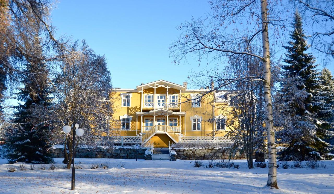Karolineburg Manor House Hotel Kajaani Exterior photo