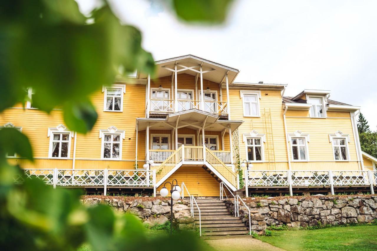 Karolineburg Manor House Hotel Kajaani Exterior photo